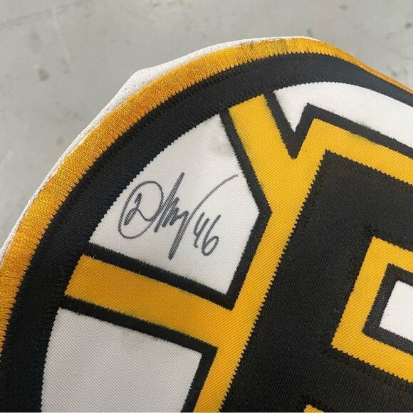 CCM NHL Boston Bruins SIGNED David Krejci Hockey Jersey Size Large - Picture 8 of 8